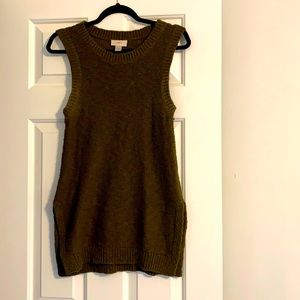 Sleeveless Sweater top